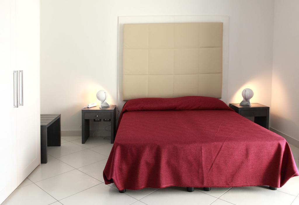 Aparthotel Brezza Di Grecale à Trapani Chambre photo