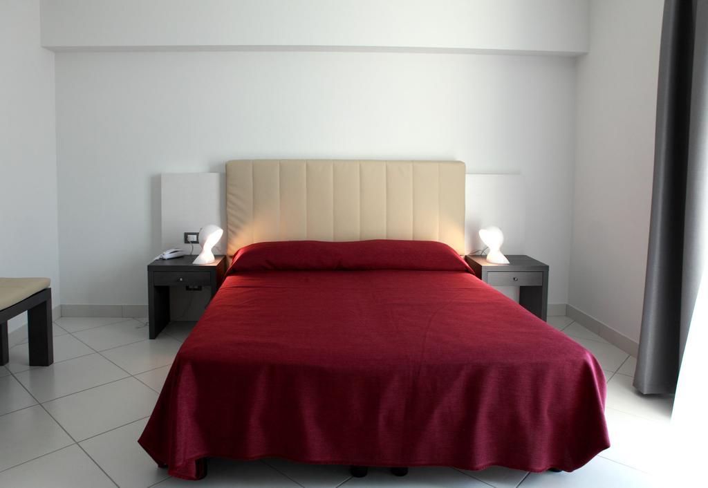 Aparthotel Brezza Di Grecale à Trapani Chambre photo